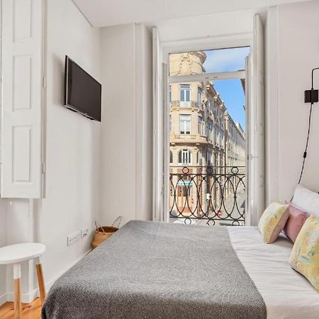 Host Wise - Lovely Shinny Flats With Balcony - Clerigos Porto Eksteriør billede