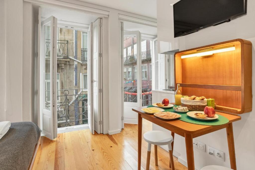 Host Wise - Lovely Shinny Flats With Balcony - Clerigos Porto Eksteriør billede