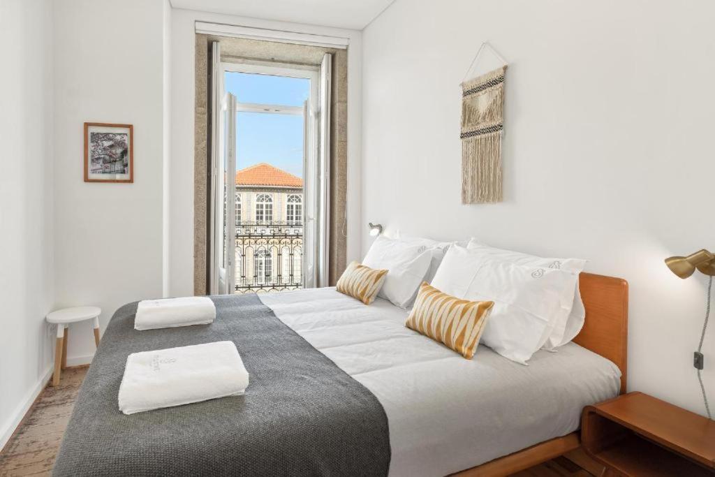 Host Wise - Lovely Shinny Flats With Balcony - Clerigos Porto Eksteriør billede