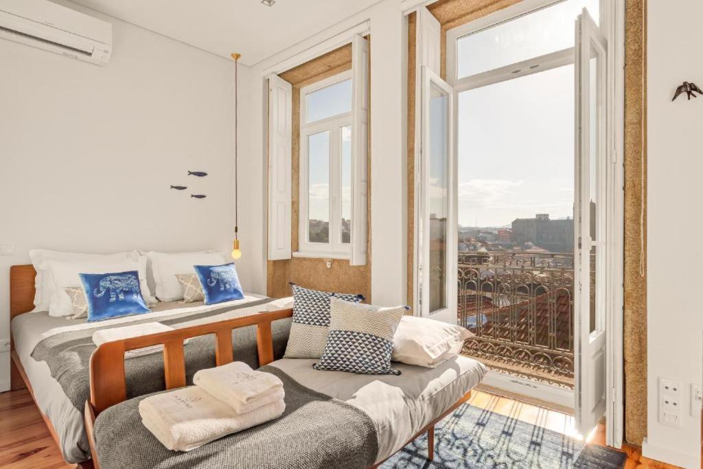 Host Wise - Lovely Shinny Flats With Balcony - Clerigos Porto Eksteriør billede