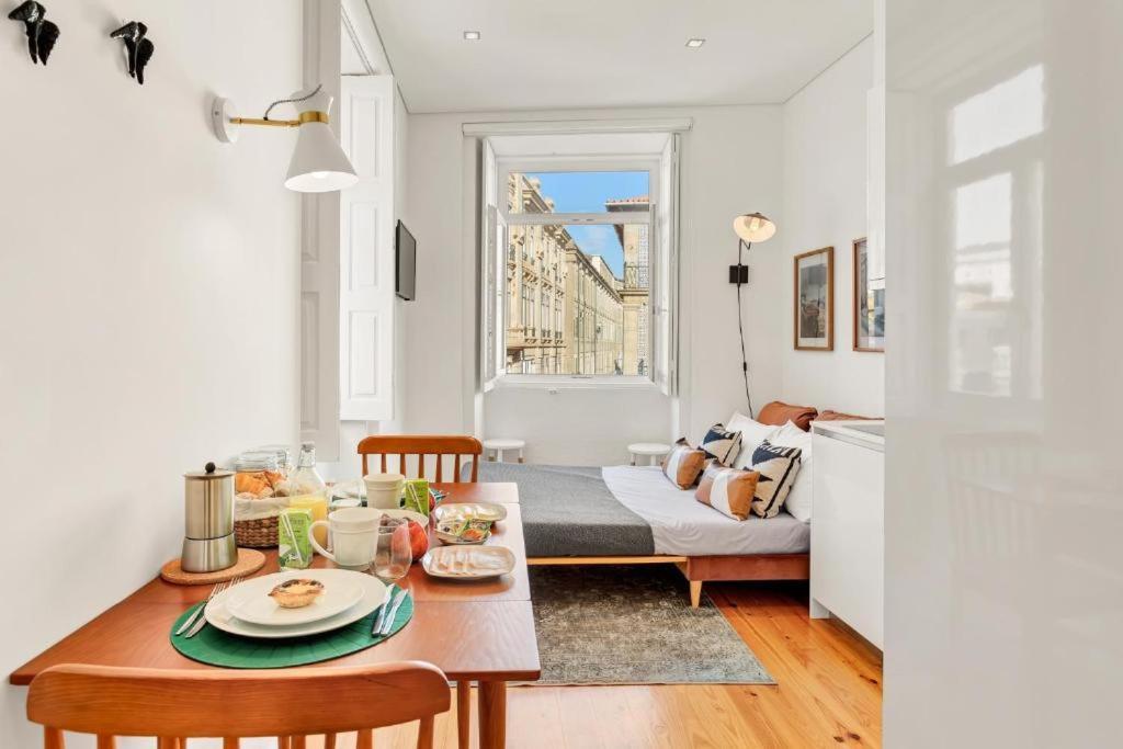 Host Wise - Lovely Shinny Flats With Balcony - Clerigos Porto Eksteriør billede