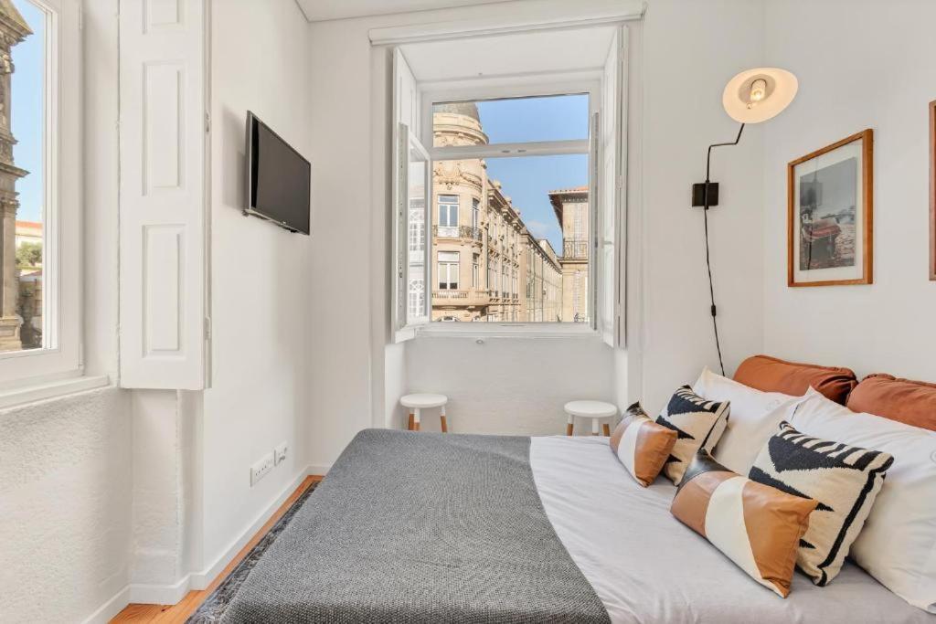 Host Wise - Lovely Shinny Flats With Balcony - Clerigos Porto Eksteriør billede