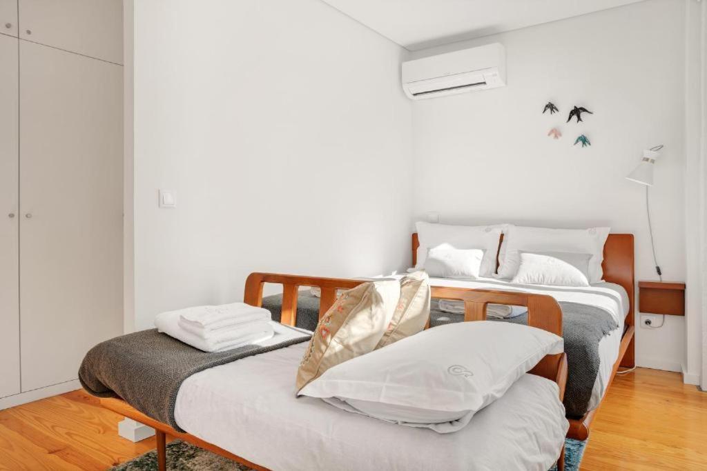 Host Wise - Lovely Shinny Flats With Balcony - Clerigos Porto Eksteriør billede