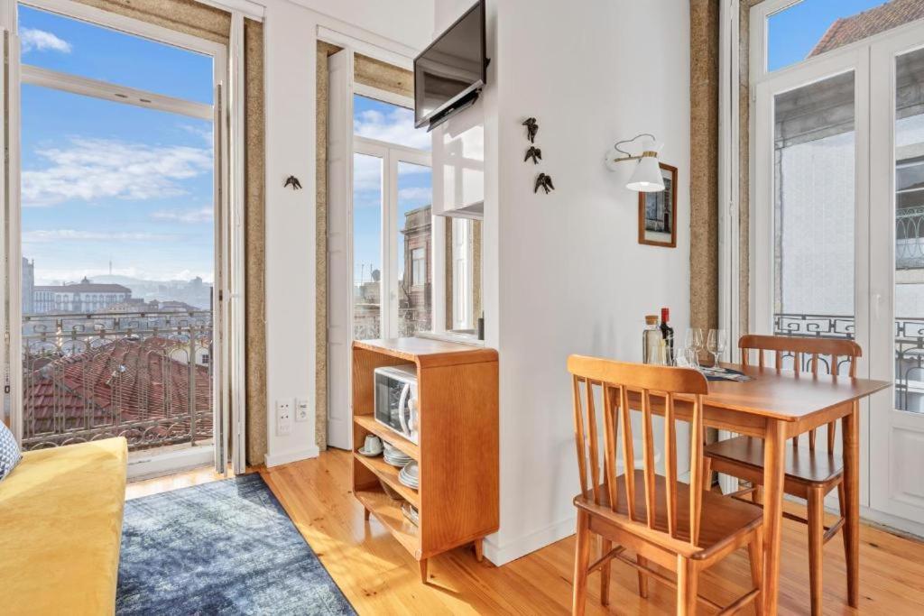 Host Wise - Lovely Shinny Flats With Balcony - Clerigos Porto Eksteriør billede