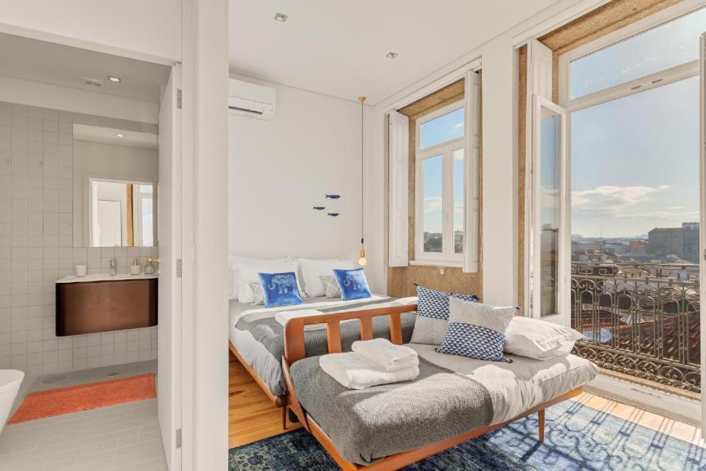 Host Wise - Lovely Shinny Flats With Balcony - Clerigos Porto Eksteriør billede