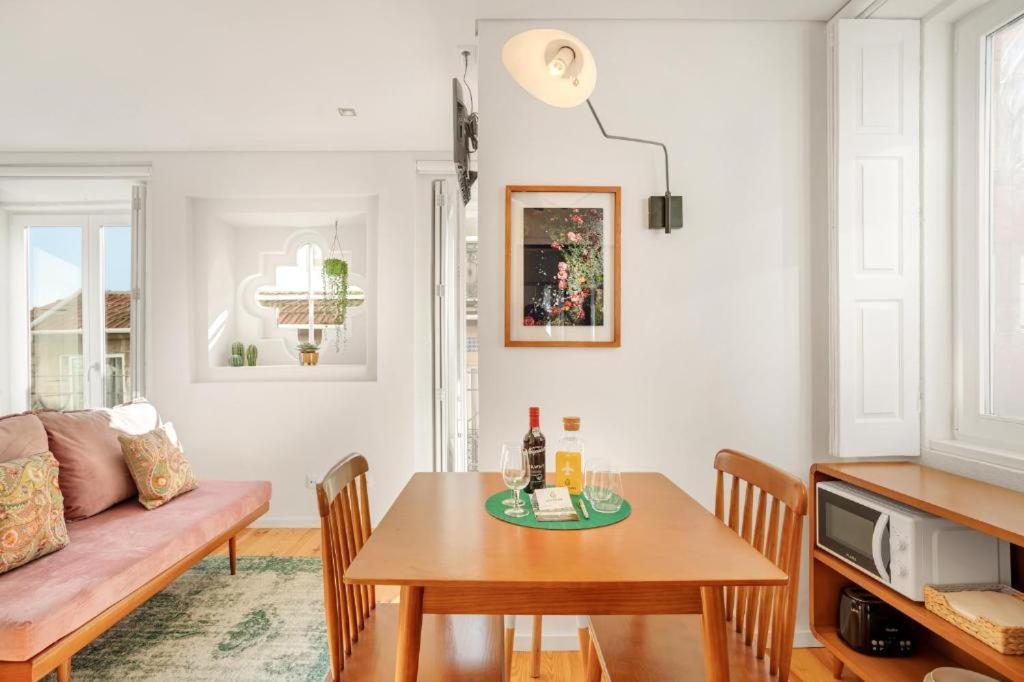 Host Wise - Lovely Shinny Flats With Balcony - Clerigos Porto Eksteriør billede
