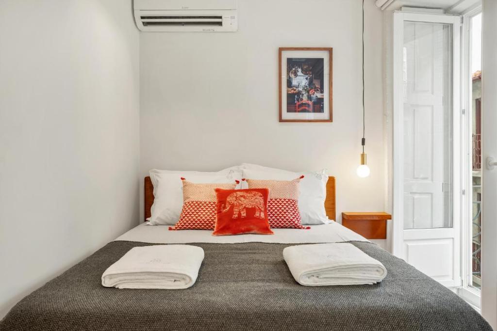 Host Wise - Lovely Shinny Flats With Balcony - Clerigos Porto Eksteriør billede
