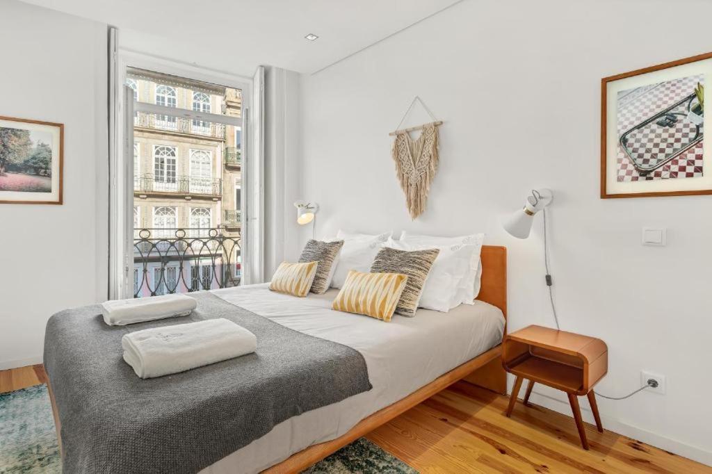 Host Wise - Lovely Shinny Flats With Balcony - Clerigos Porto Eksteriør billede