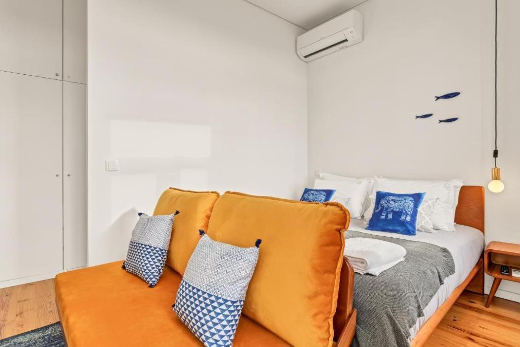 Host Wise - Lovely Shinny Flats With Balcony - Clerigos Porto Værelse billede