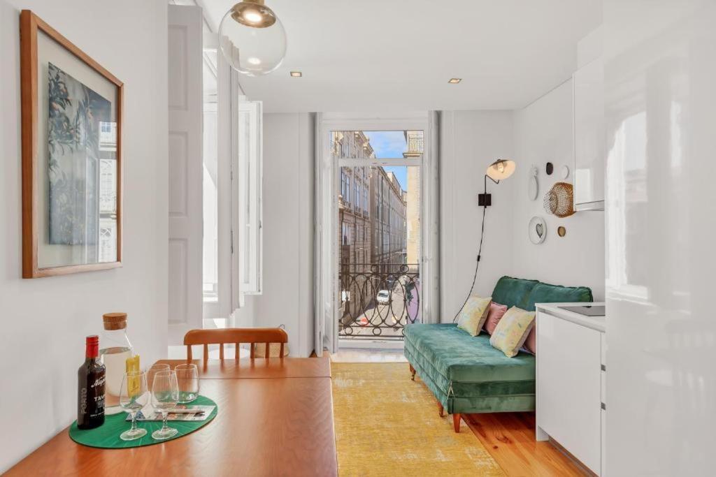 Host Wise - Lovely Shinny Flats With Balcony - Clerigos Porto Værelse billede